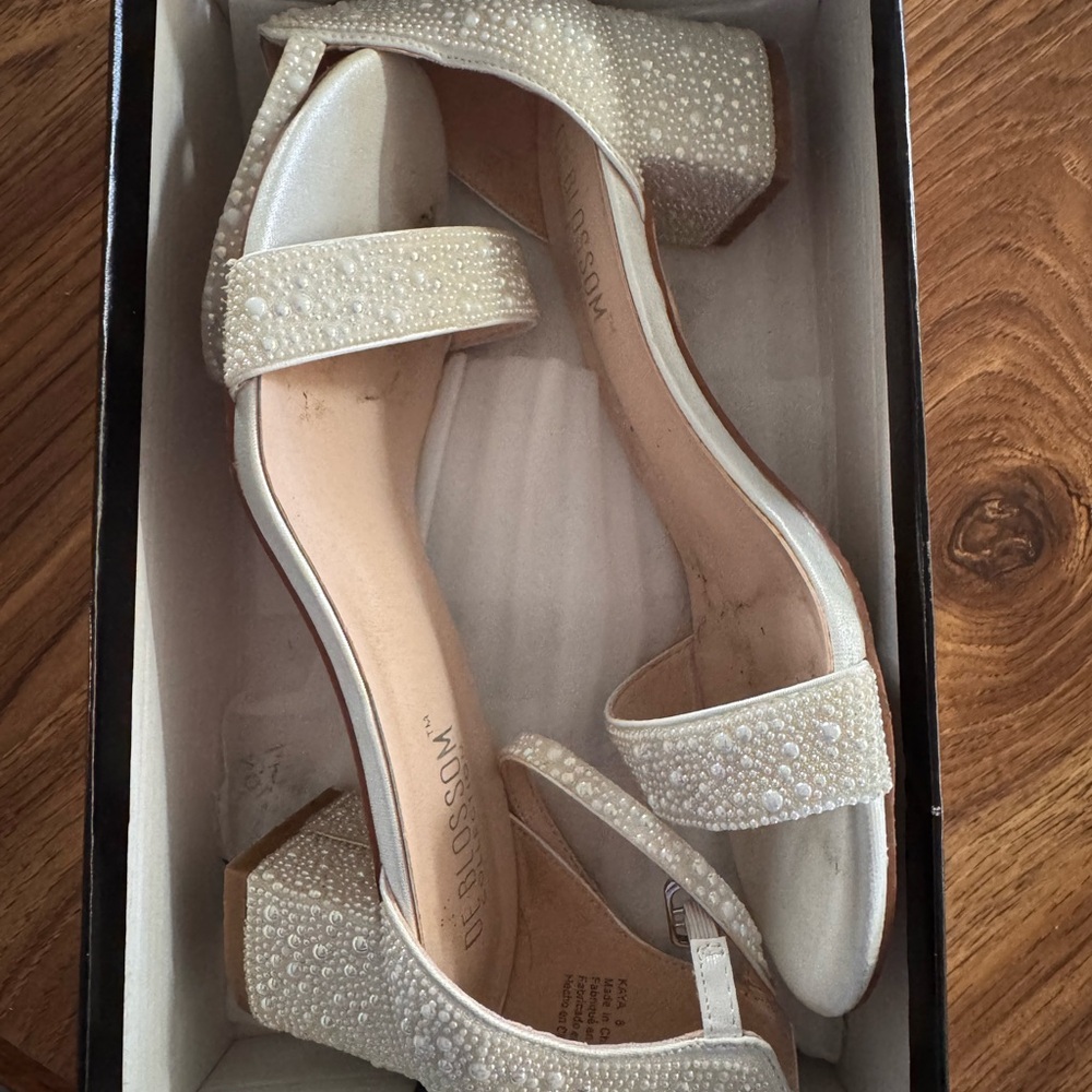 De Blossom Collection Cream Pearl Heels